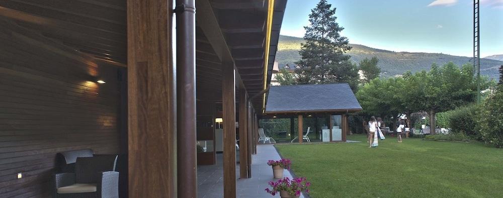 Apartamentos Pessets Adelaida Сор Екстер'єр фото